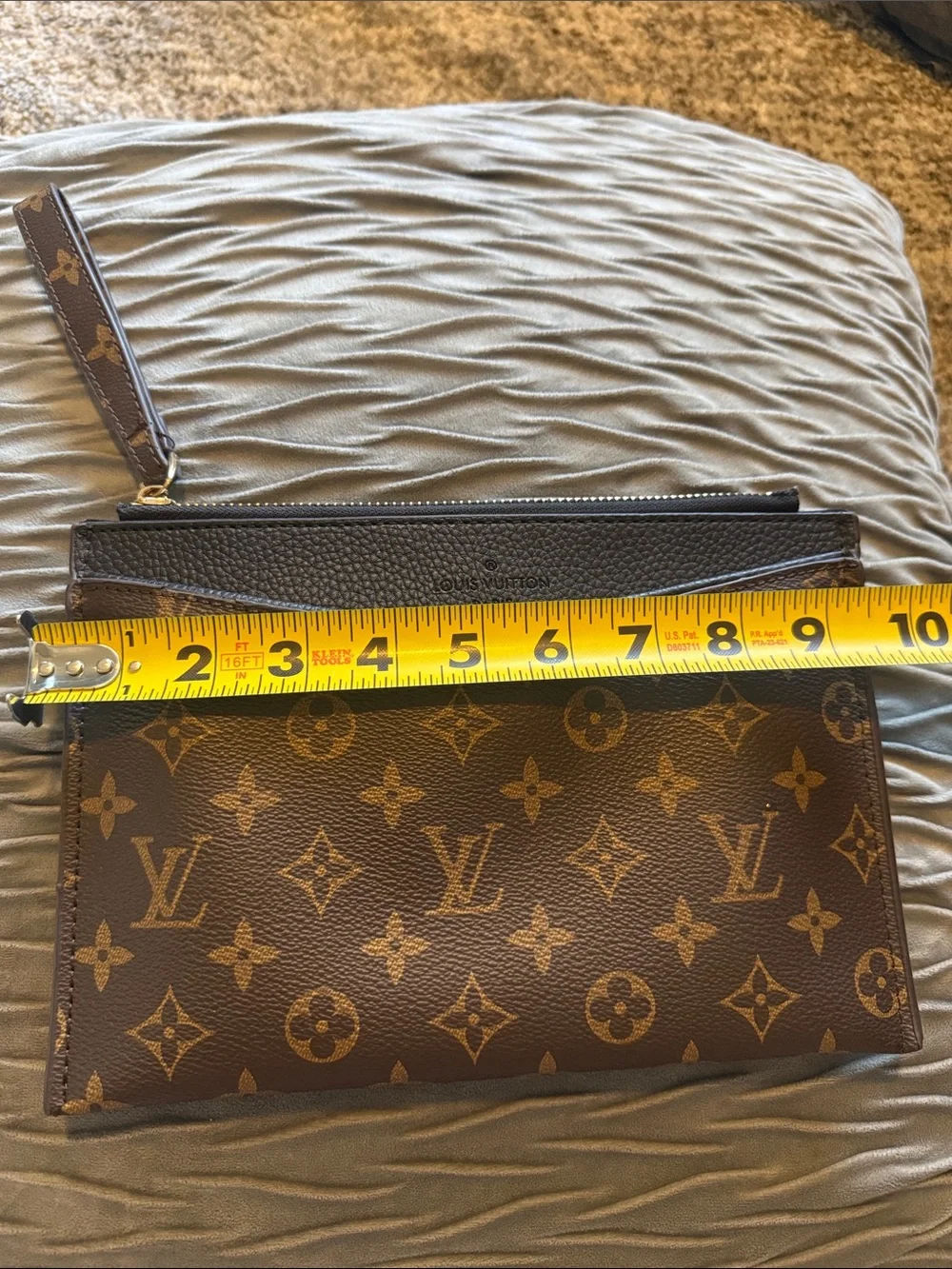 Luxury Designer Louis Vuitton Brown Monogram Canvas Wristlet Daily Pouch Black